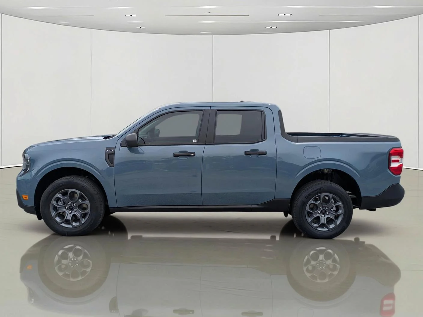 New 2026 Azure Gray Metallic Tri-Coat Ford XLT image 9