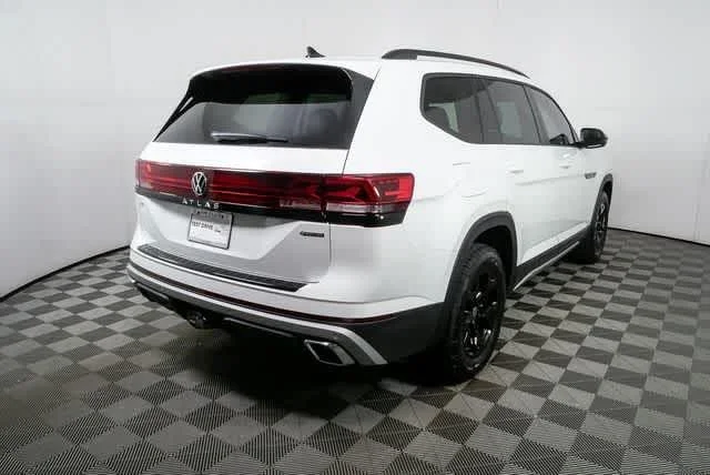 New 2026 Opal White Pearl Volkswagen 2.0T Peak Edition image 28