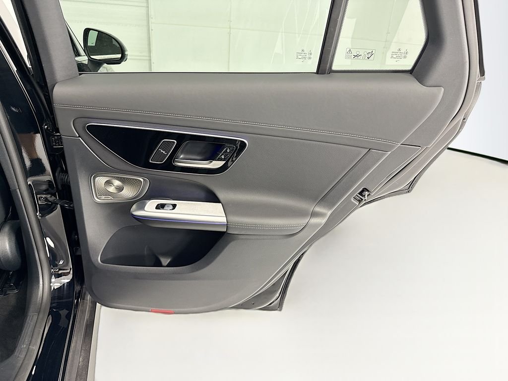 Used 2025 Black Mercedes-Benz GLC 350e image 27