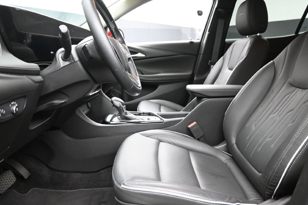 Used 2024 Red Buick Avenir image 16