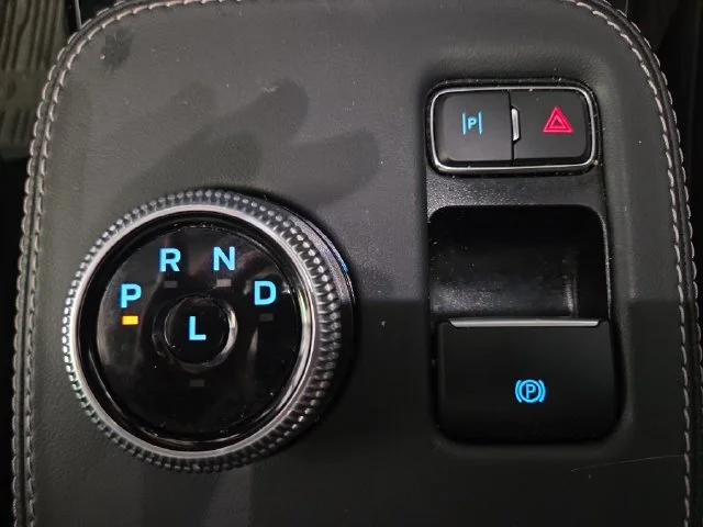 Used 2024 White Ford Select image 31