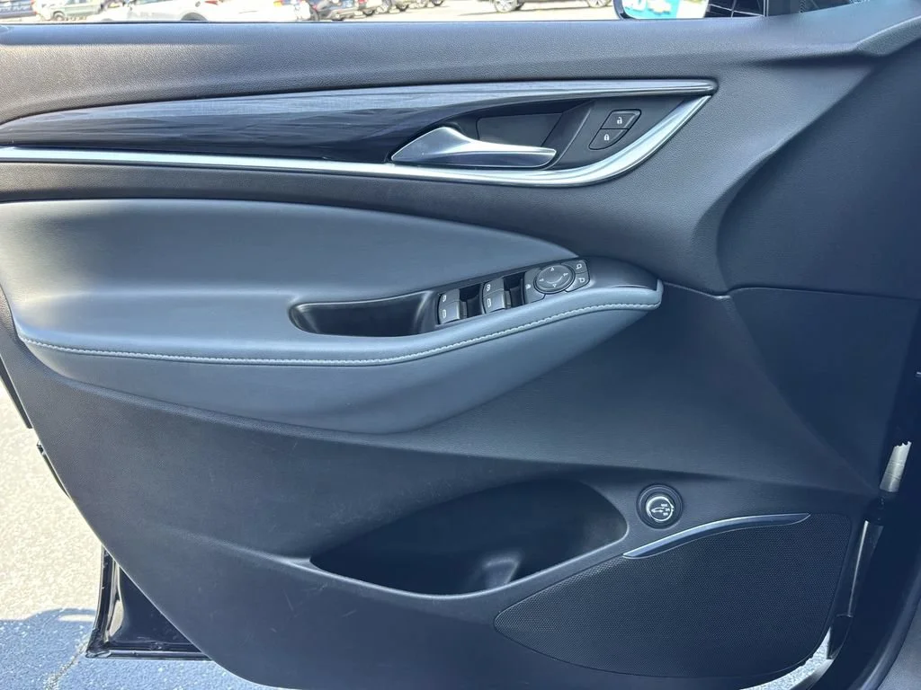 Used 2023 Includes Spectra Gray lower exterior accent color.) Buick Essence image 14
