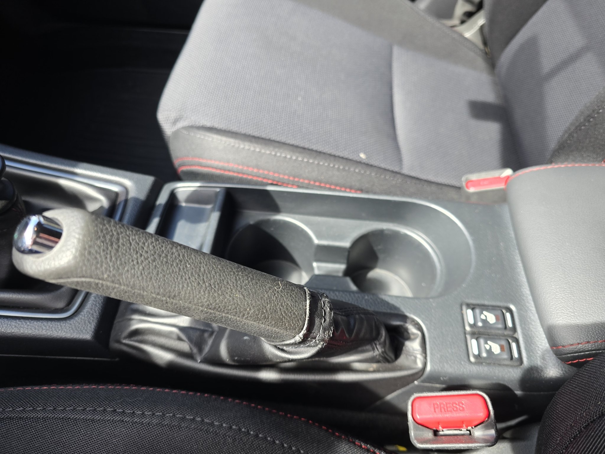 Used 2018 Dark Gray Metallic Subaru Premium image 25