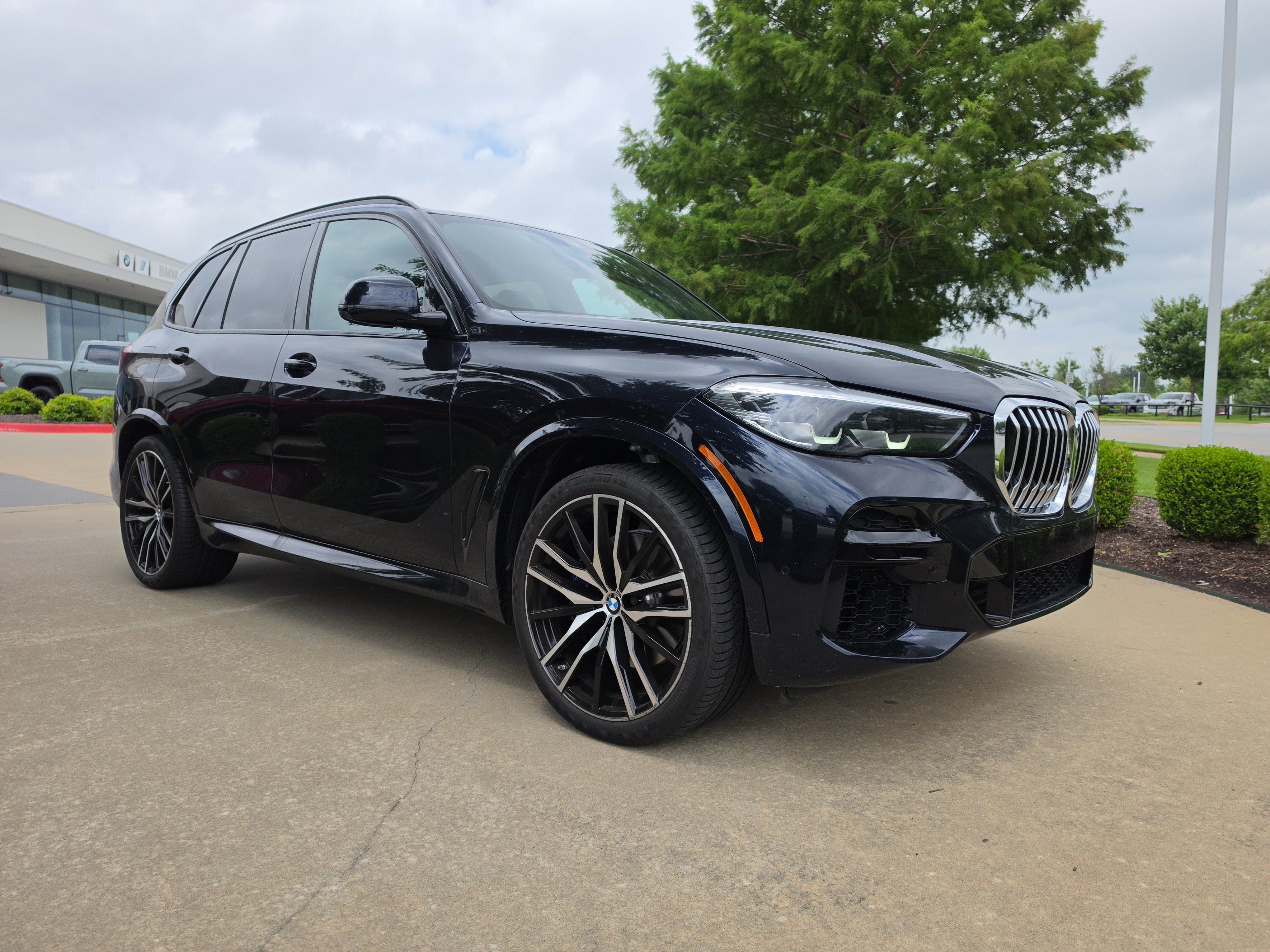 Used 2023 Carbon Black Metallic BMW xDrive40i image 7