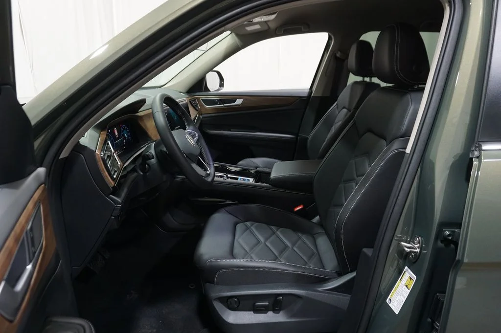 New 2026 Green Volkswagen 2.0T SE w/Technology image 10