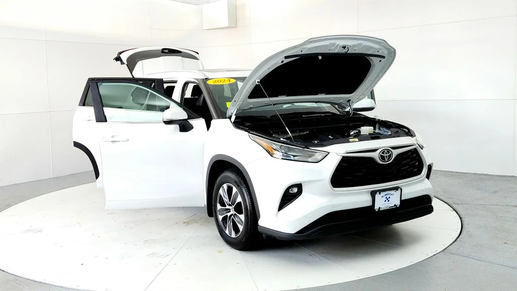 Certified Used 2024 Beige Toyota XLE image 9