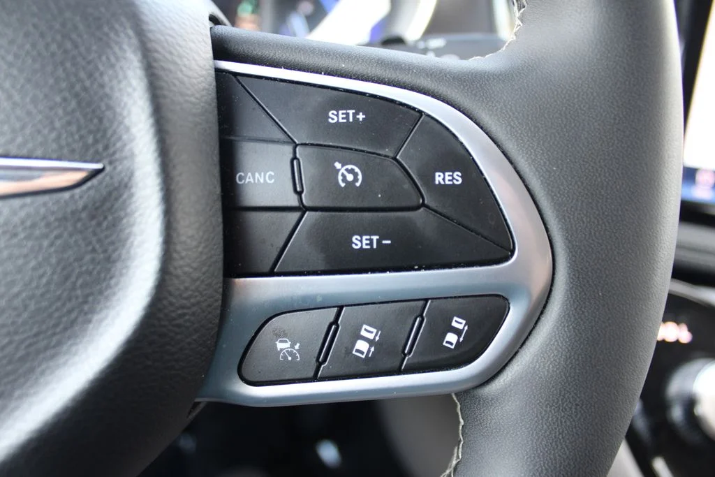 Used 2024 Black Chrysler Select image 21
