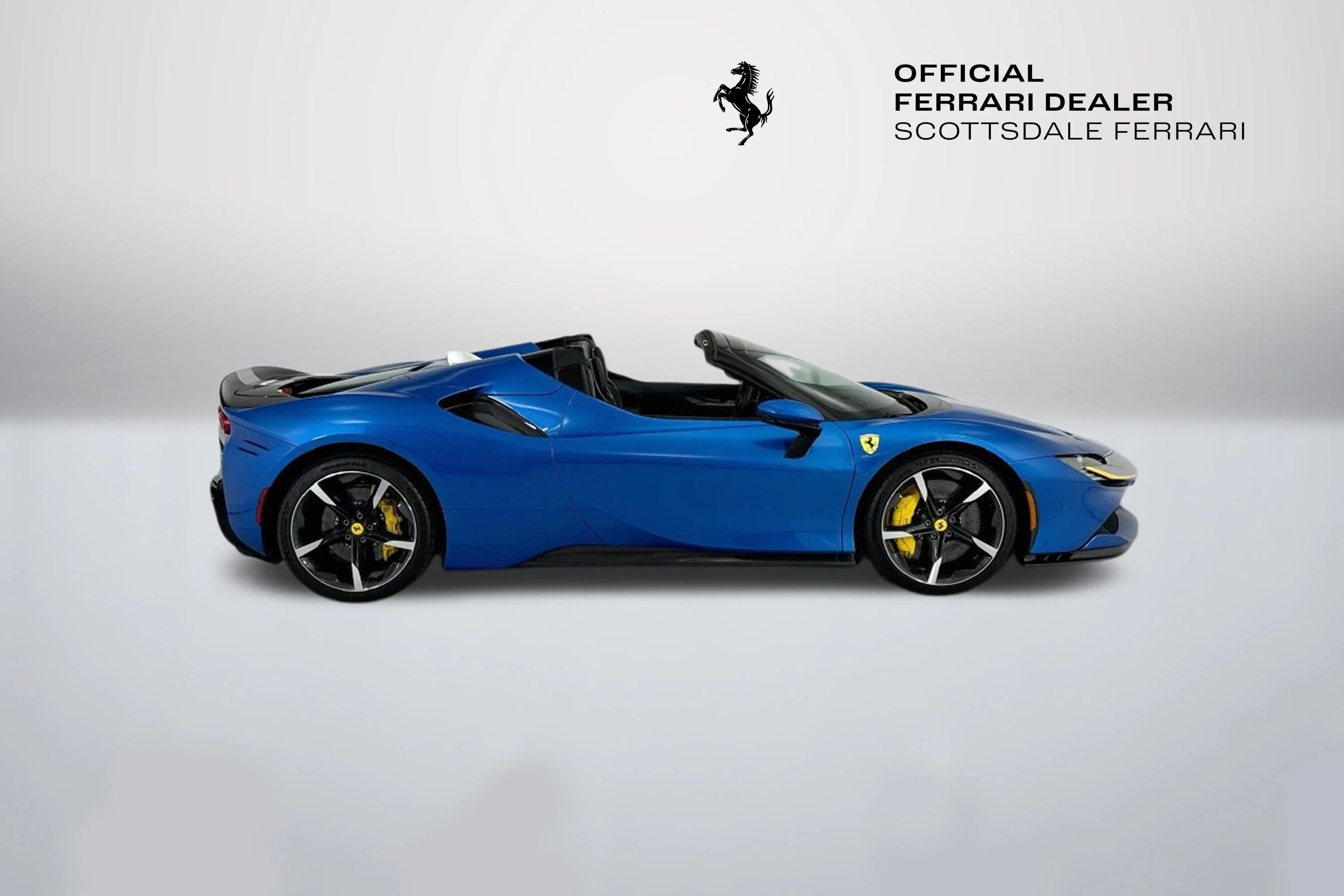 Used 2022 Blu Corsa Ferrari  image 4