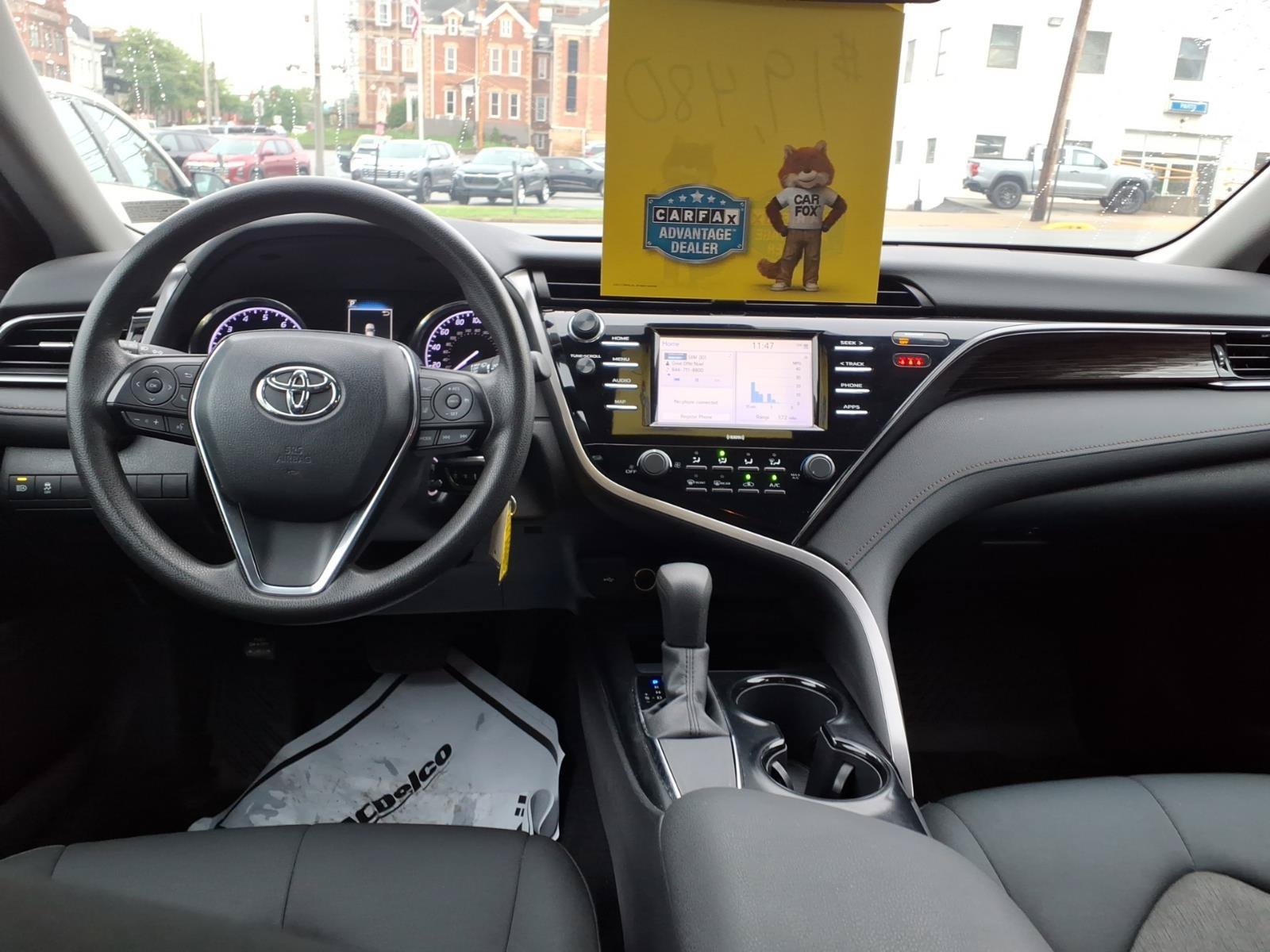 2020 Toyota Camry LE - Photo 14