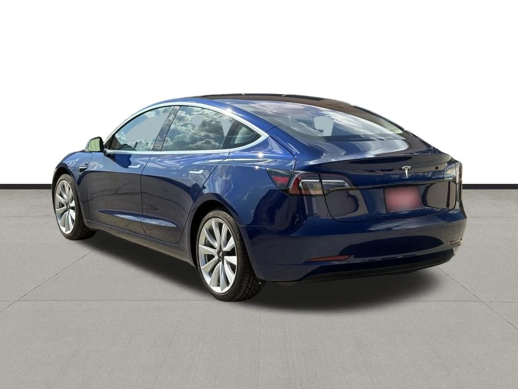 Used 2018 Deep Blue Metallic Tesla Long Range image 7