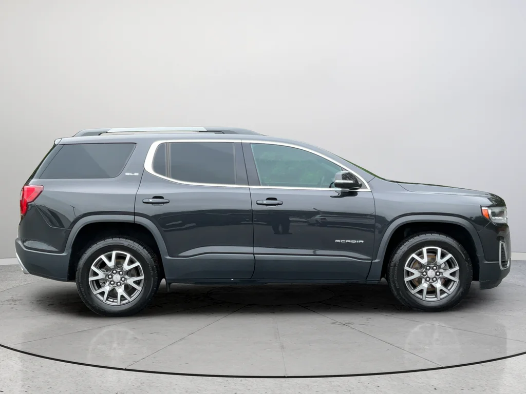 Used 2020 Black GMC SLE image 6