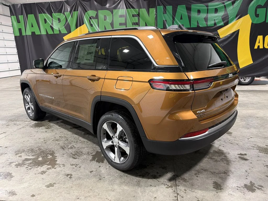 New 2026 Copper Shino Metallic Clear-Coat Exterior Paint Jeep Limited image 5