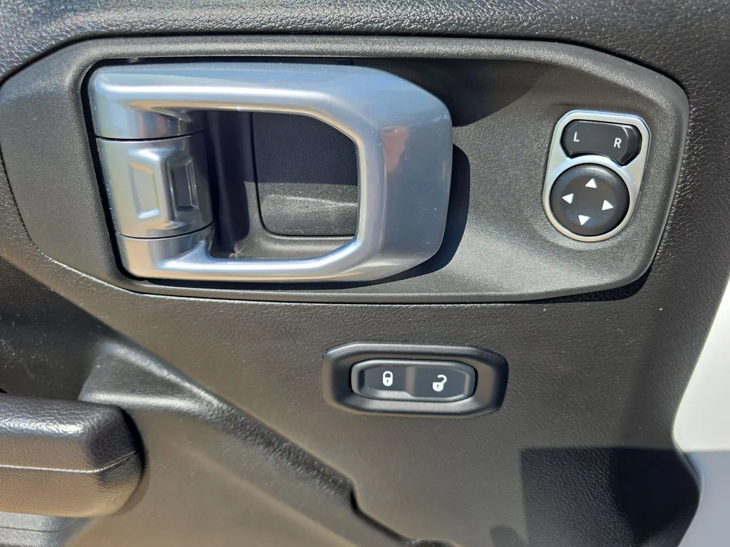 Used 2024 Bright White Clearcoat Jeep Rubicon image 66