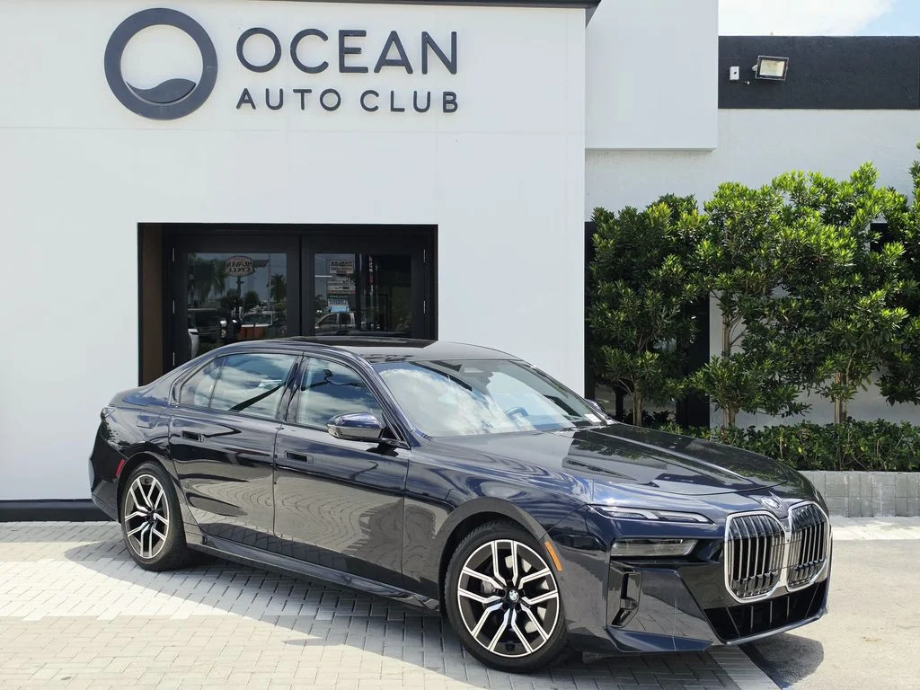 Used 2025 Black BMW 740i xDrive image 2