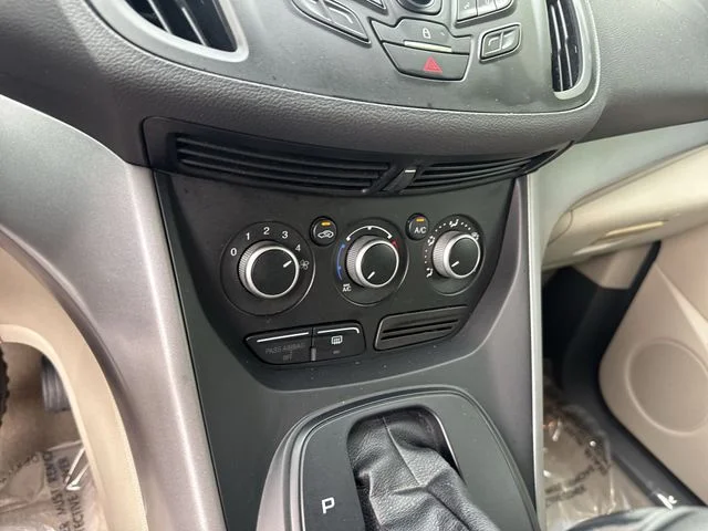 Used 2014 White Ford SE image 21