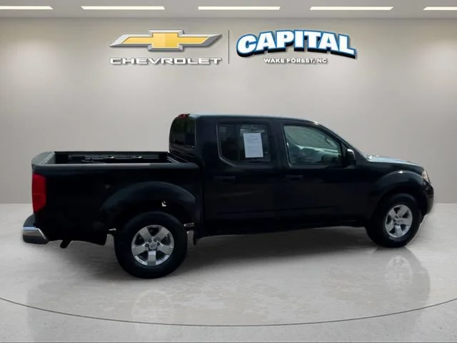 Used 2013 Black Nissan SV image 6