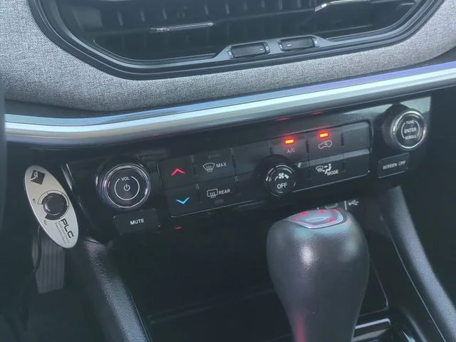 Used 2022 Red Jeep Latitude Lux image 36
