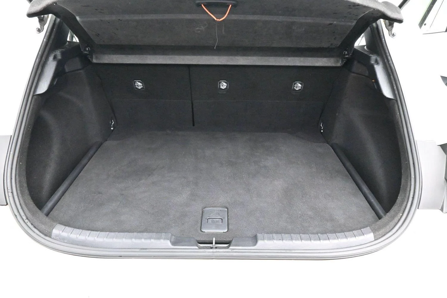 Used 2024 Ice Cap Toyota XSE image 9