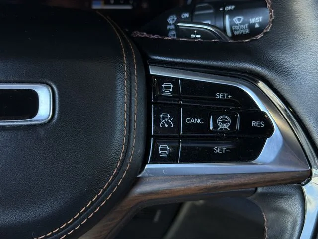 Used 2022 Black Jeep Summit image 28