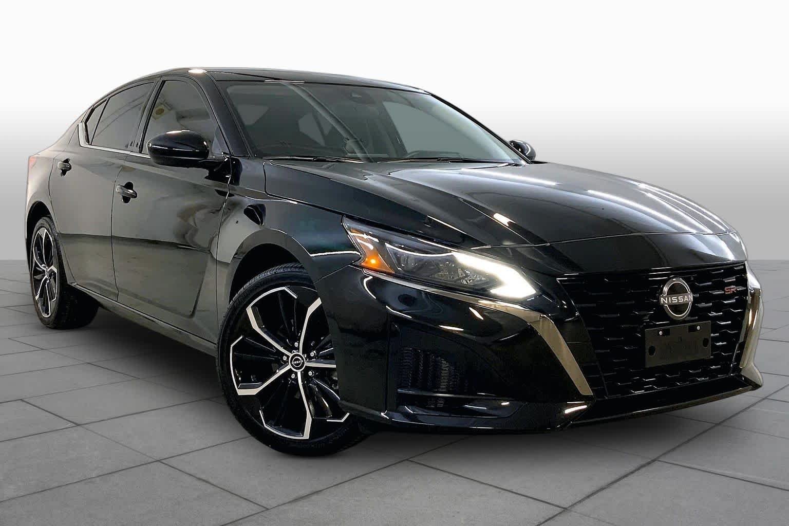 Used 2025 Nissan Altima SR with VIN 1N4BL4CW7SN342581 for sale in Kansas City