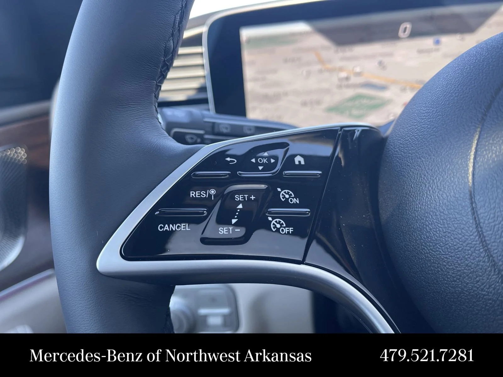 Used 2025  Mercedes-Benz  image 29