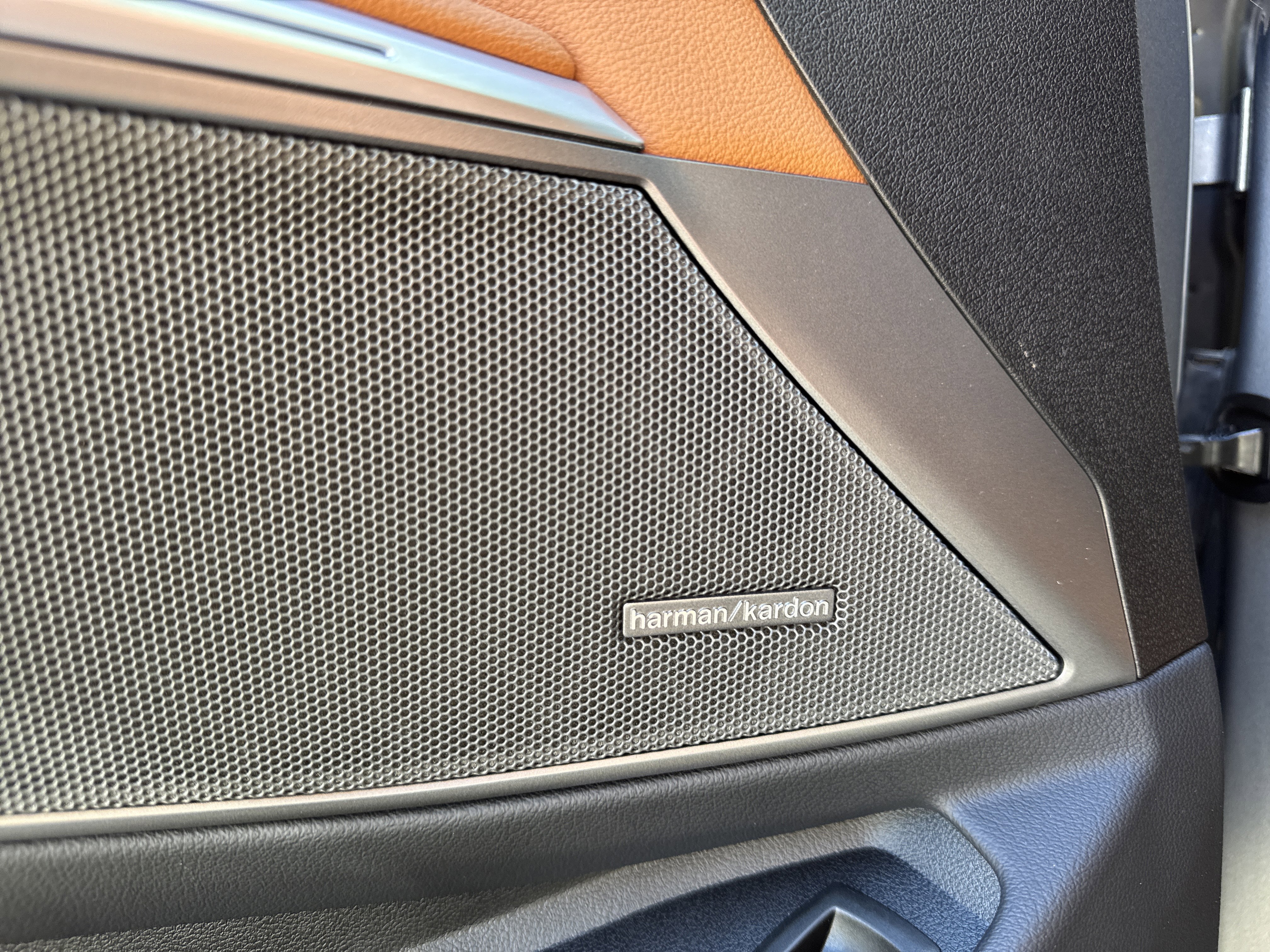 2025 BMW 3 Series 330i - Photo 20