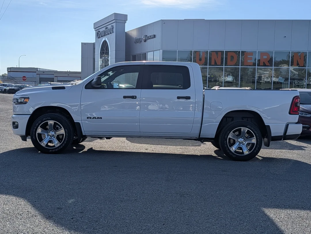 New 2026 White RAM Express - - 4x4 - Remote Start - Adaptive Cruise Control - Class IV Towing & More! image 5