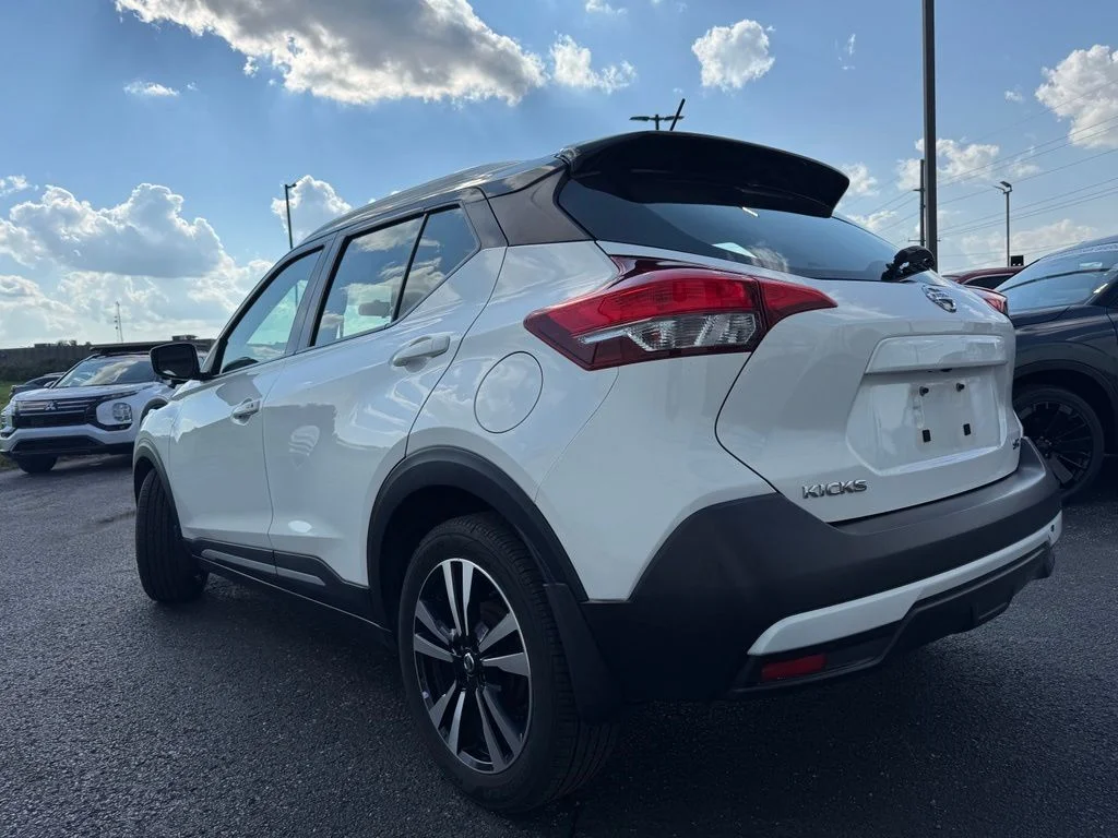 Used 2019 White Nissan SR image 2