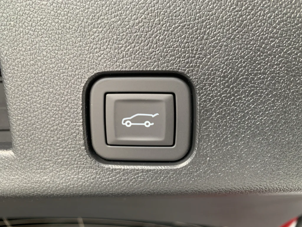 2027 Chevrolet Traverse LT - Photo 9