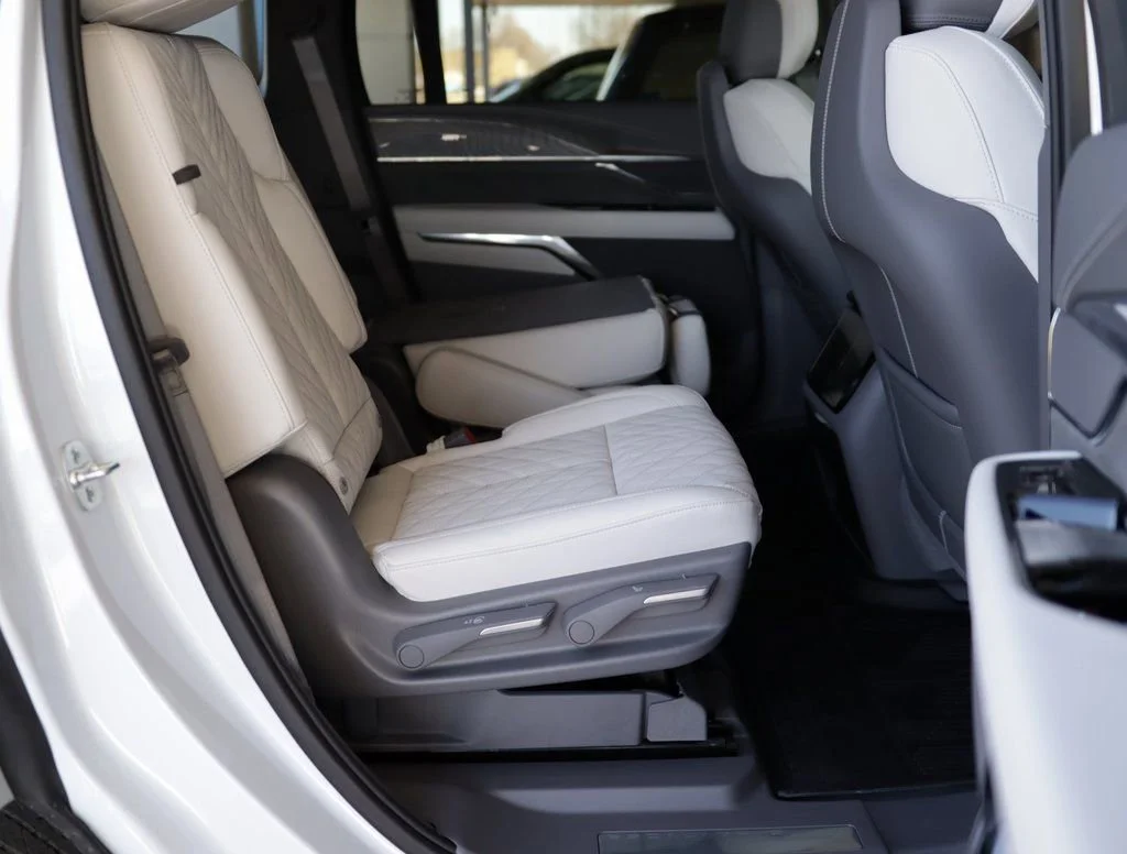 2026 Cadillac Escalade IQ Luxury - Photo 43