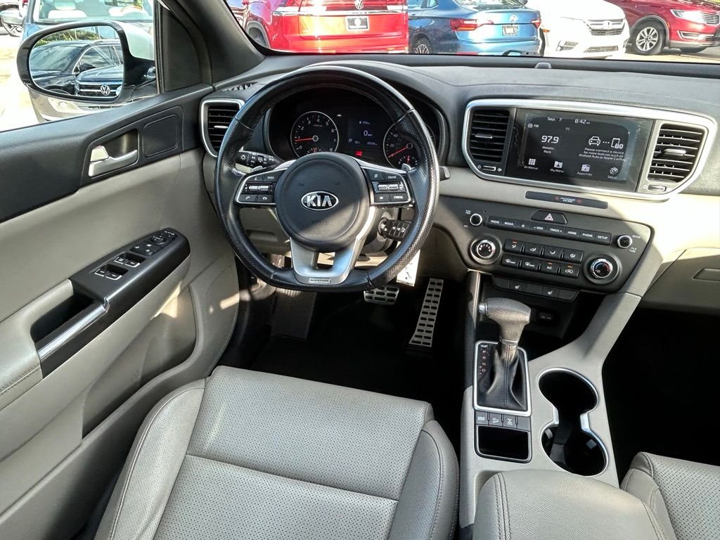 Used 2020 White Kia S image 9