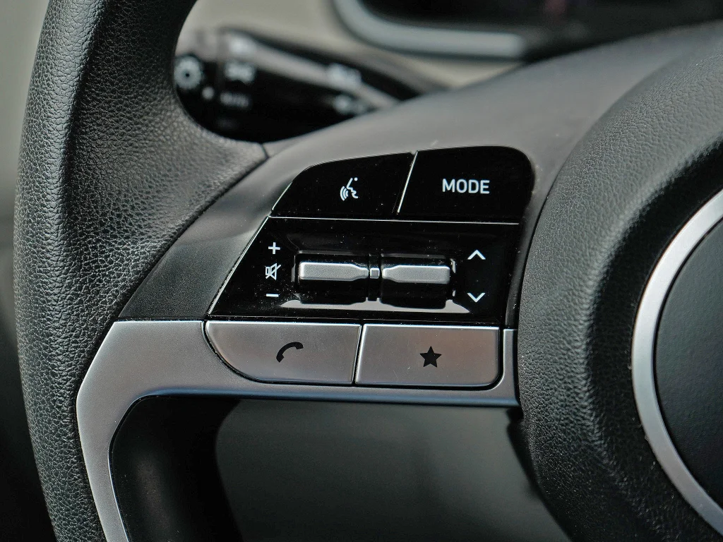 Used 2024 Vapor Blue Metallic Hyundai SEL image 13
