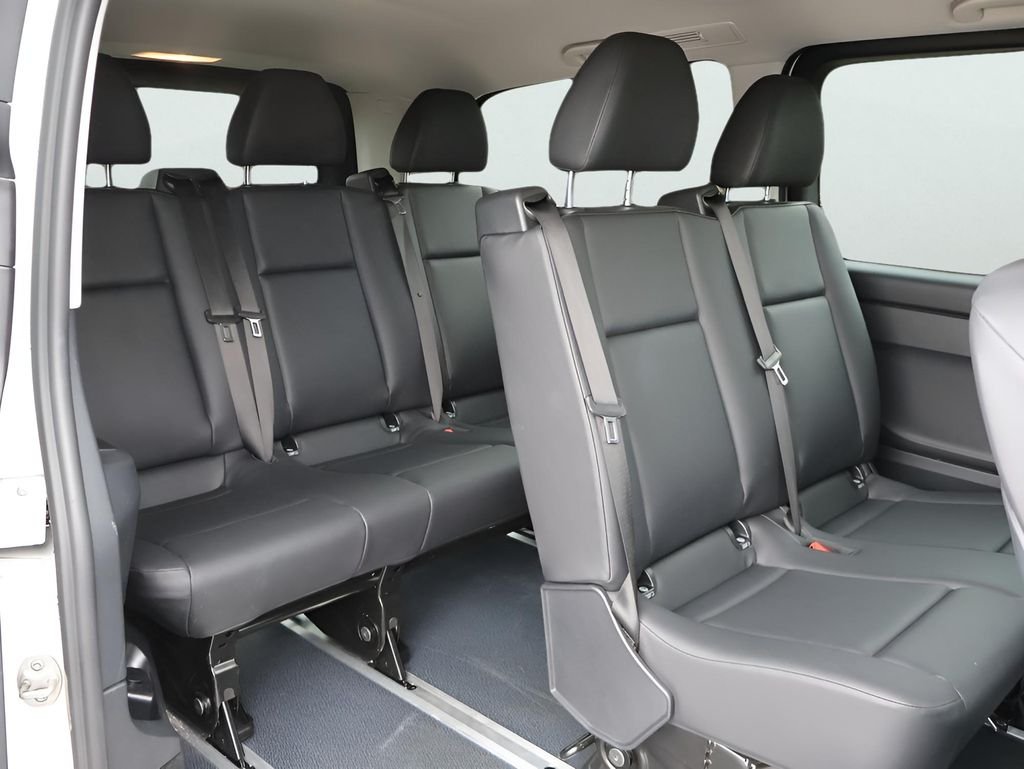 Used 2023 Arctic White Mercedes-Benz Passenger image 14