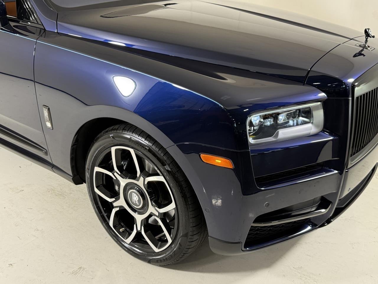 Used 2022 Midnight Blue Rolls-Royce Black Badge | Executive Rear Seating | Rear Entertainment image 45
