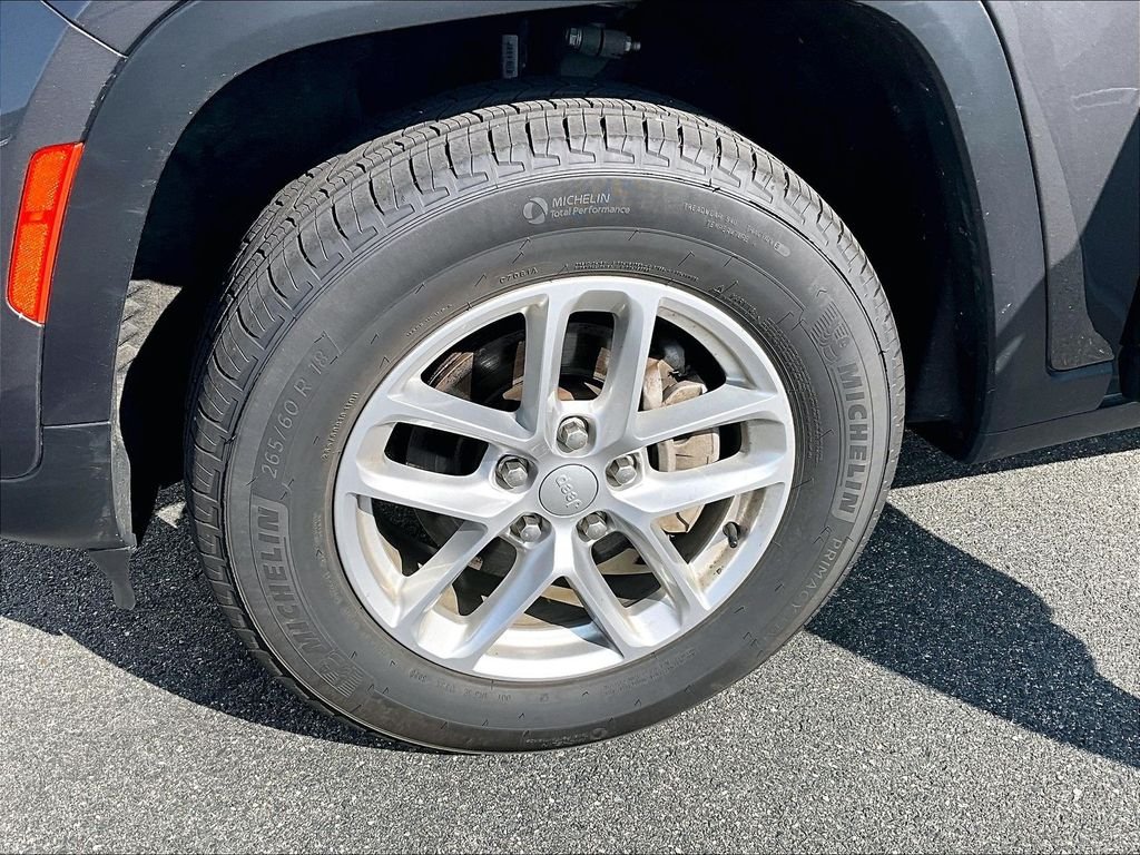 Used 2023 Silver Metallic Ford XLT image 7