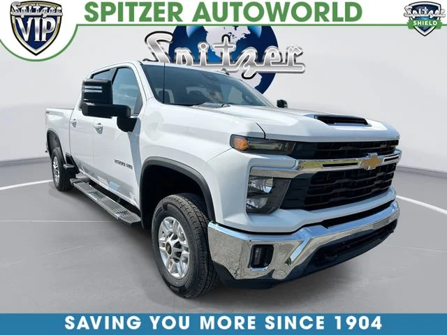 Used 2025 White Chevrolet LT image 1