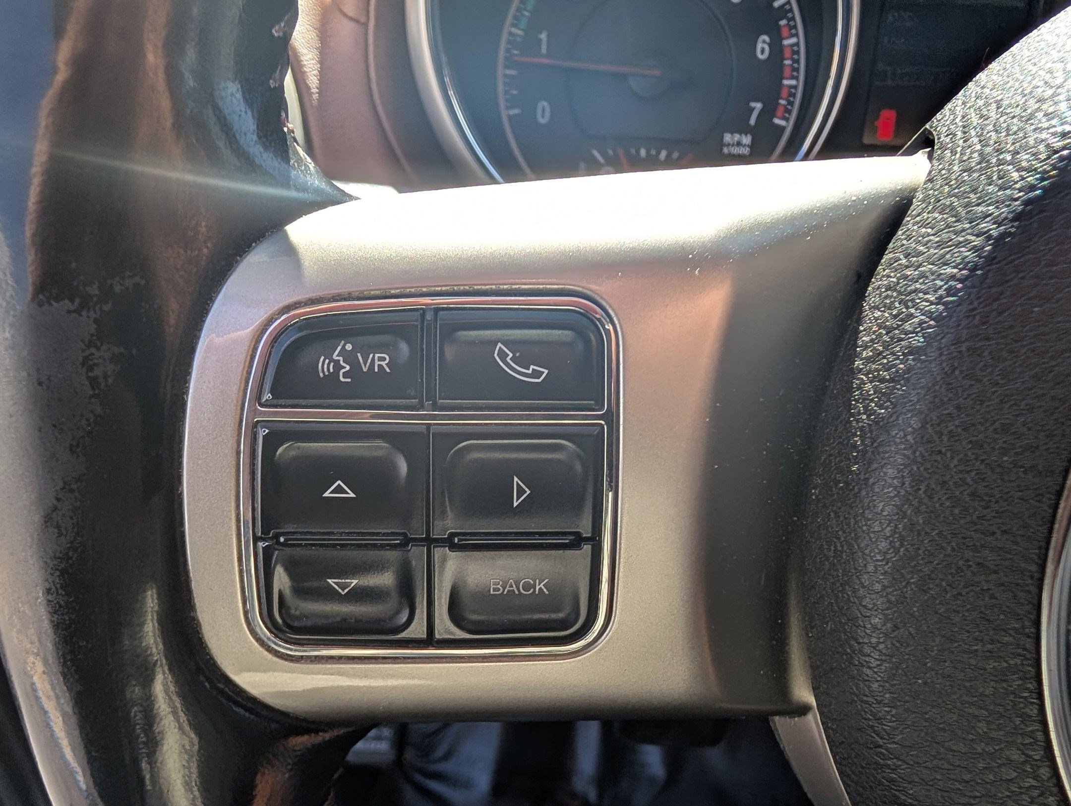 Used 2011 Mineral Gray Metallic Jeep Overland Summit image 18