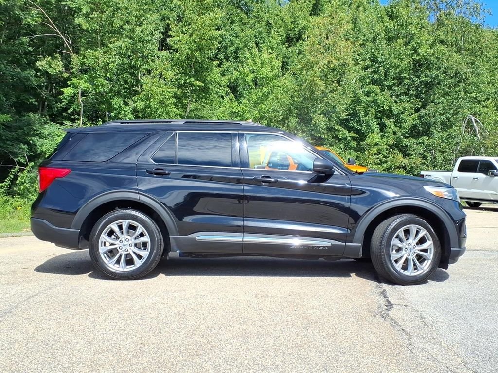 Certified Used 2023 Black Metallic Ford XLT image 3