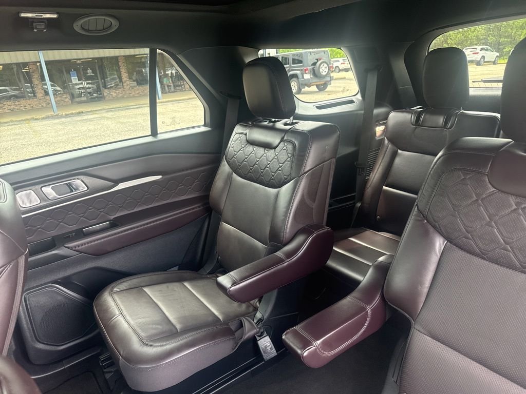 Used 2025 Gray Ford Platinum image 13