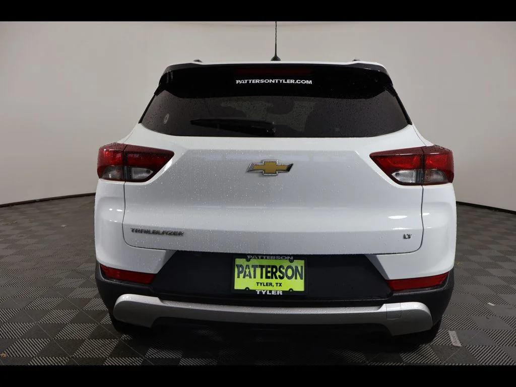 Used 2023 White Chevrolet LT image 5