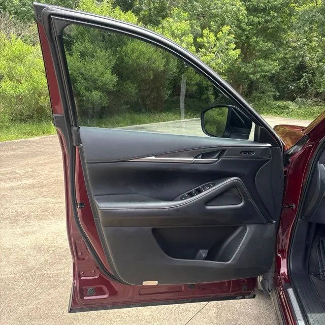 Used 2022 Red INFINITI LUXE image 28