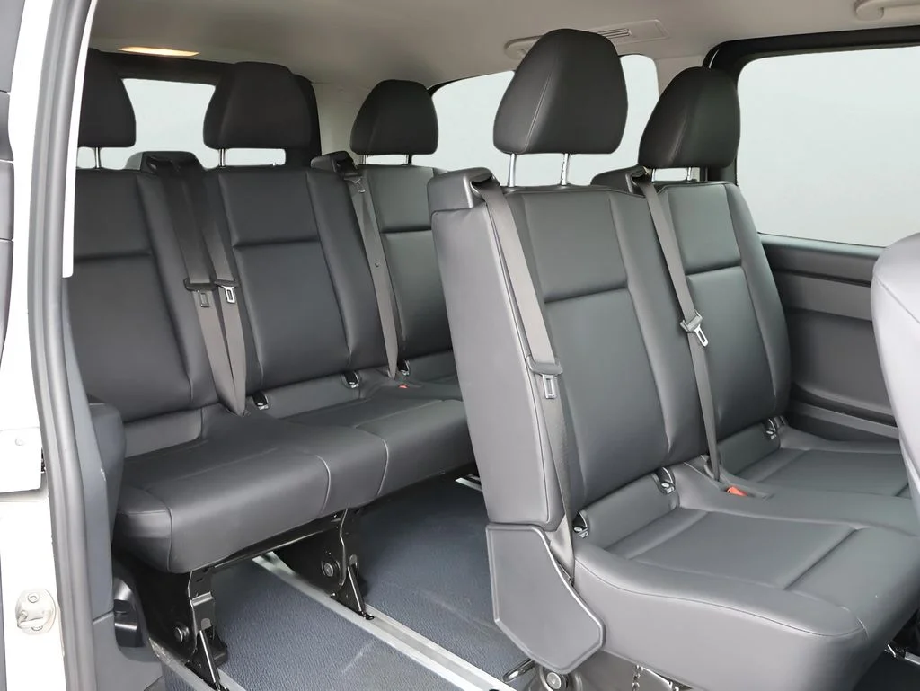 Used 2023  Mercedes-Benz Passenger image 14