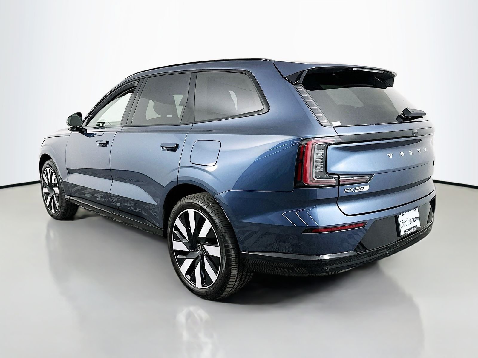Used 2025 Denim Blue Metallic Volvo Twin Motor Performance Ultra image 5