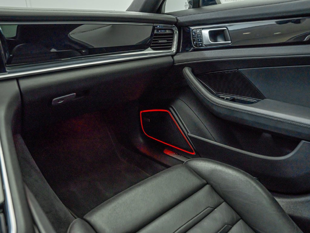 Used 2018 Chalk Porsche 4S image 42