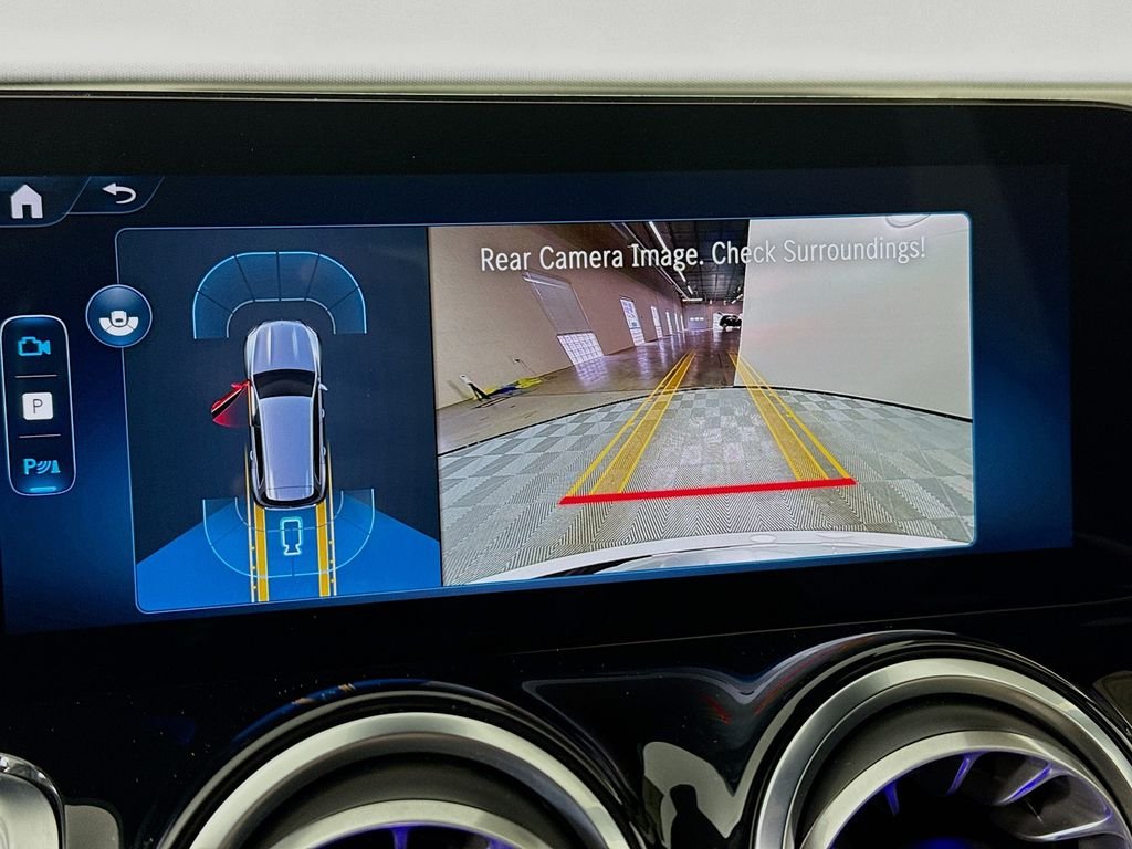 Used 2025 White Mercedes-Benz GLB 250 image 14