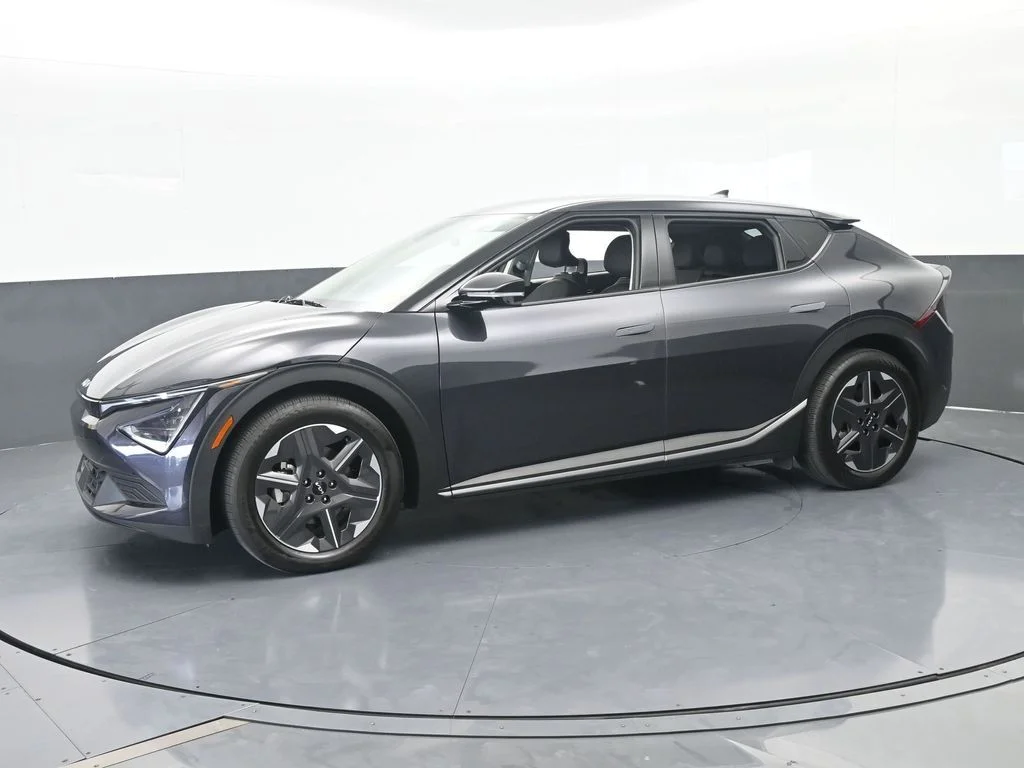 2025 Kia EV6 Light