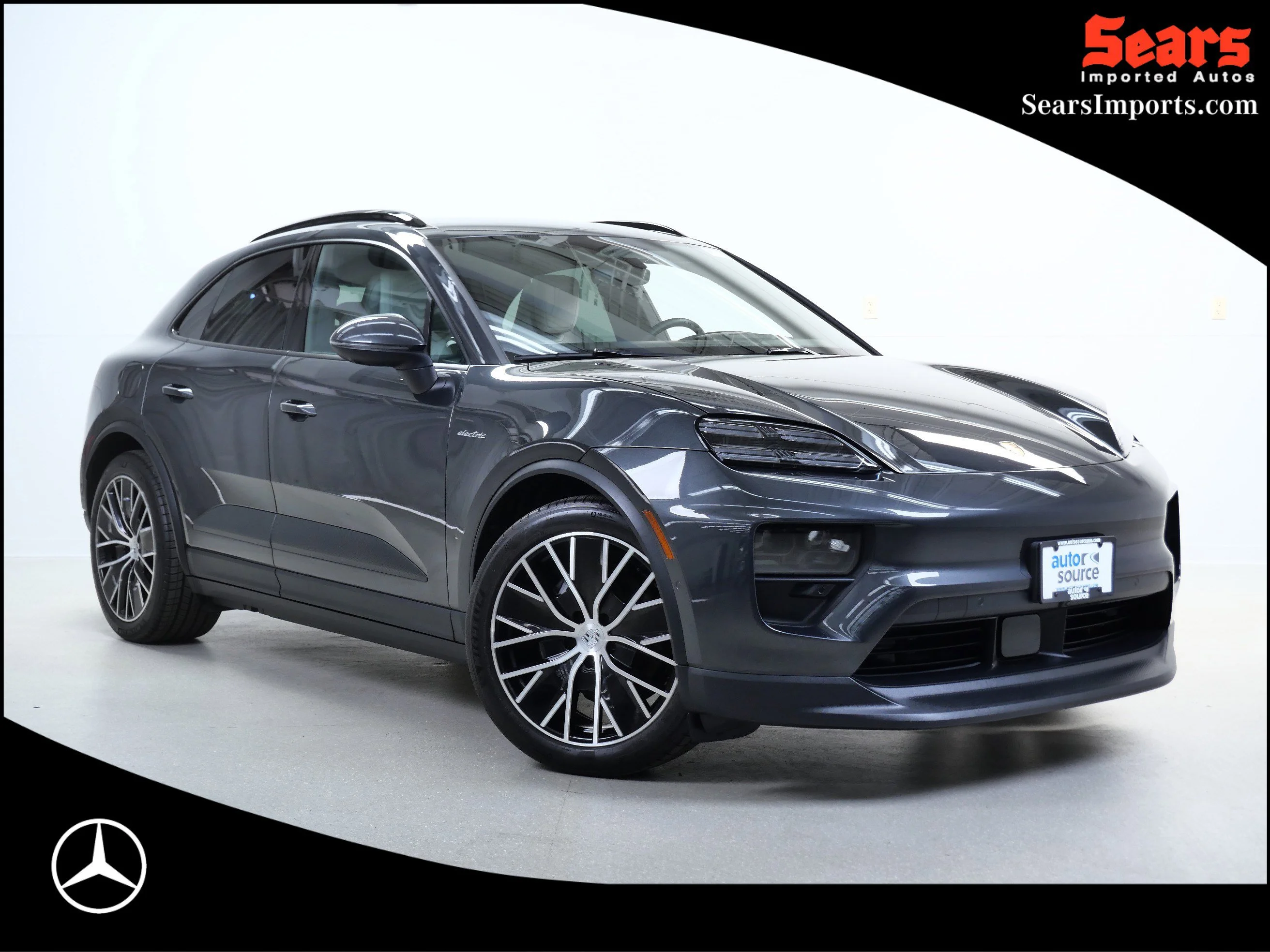 2024 Porsche Macan Macan 4 Electric's photo