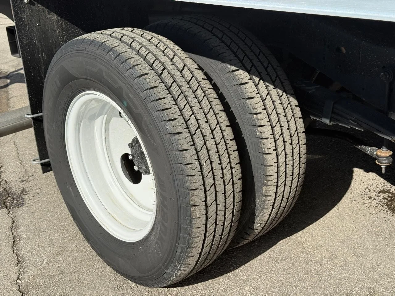 New 2026 Oxford White Ford E-450 DRW image 6