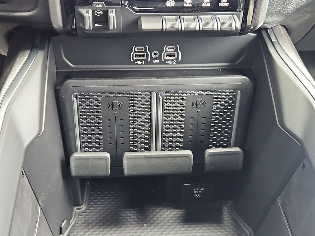 New 2026 Bright White Clear-Coat Exterior Paint RAM Laramie image 26
