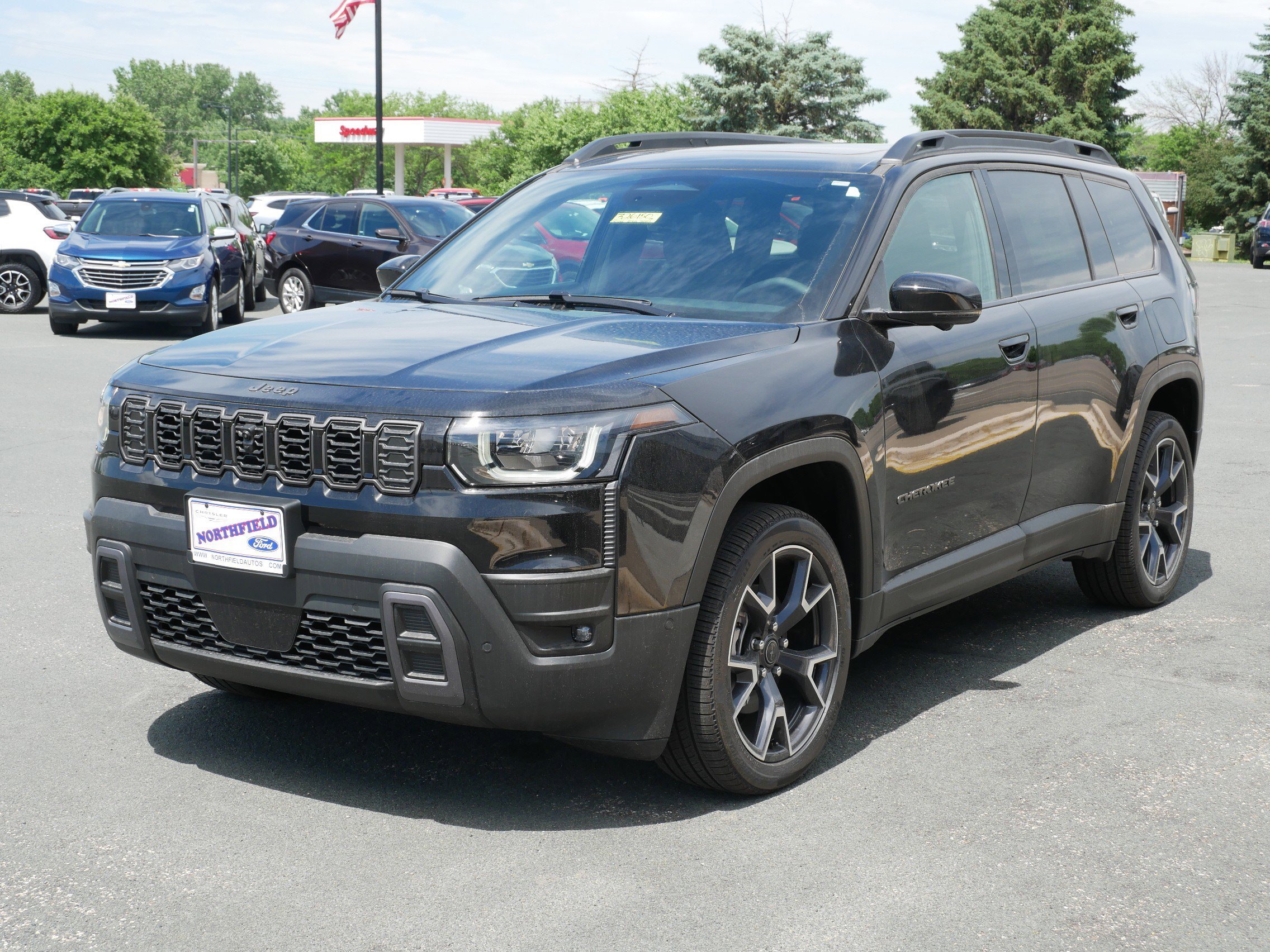 New 2026 Diamond Black Crystal Pearl-Coat Exterior Paint Jeep Overland image 3